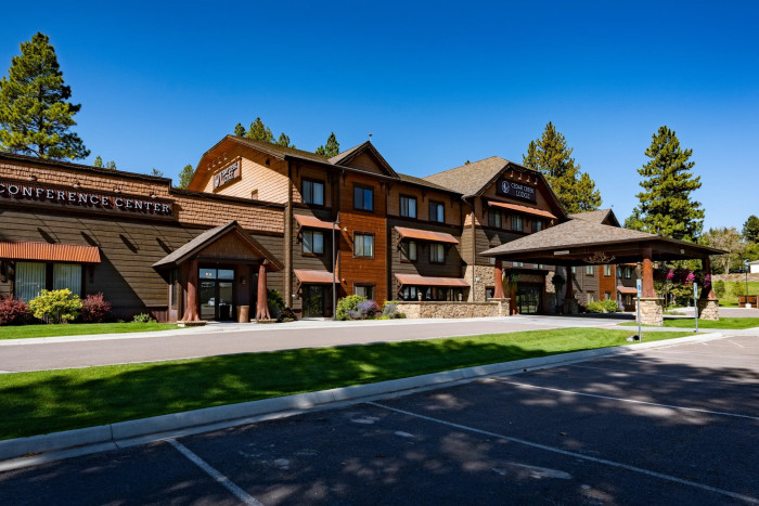 Cedar Creek Lodge & Hotel / Xanterra — Columbia Falls, MT