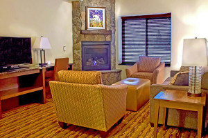 Cedar Creek Lodge & Hotel | in Columbia Falls