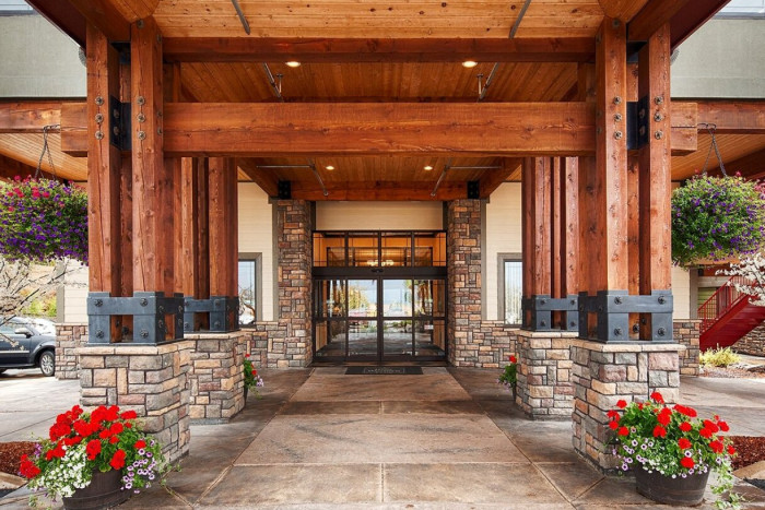 Best Western Plus - Flathead Lake Inn and Suites — Kalispell, MT
