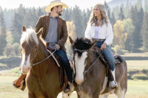 Glacier Tourbase | Clydesdale Horseback riding